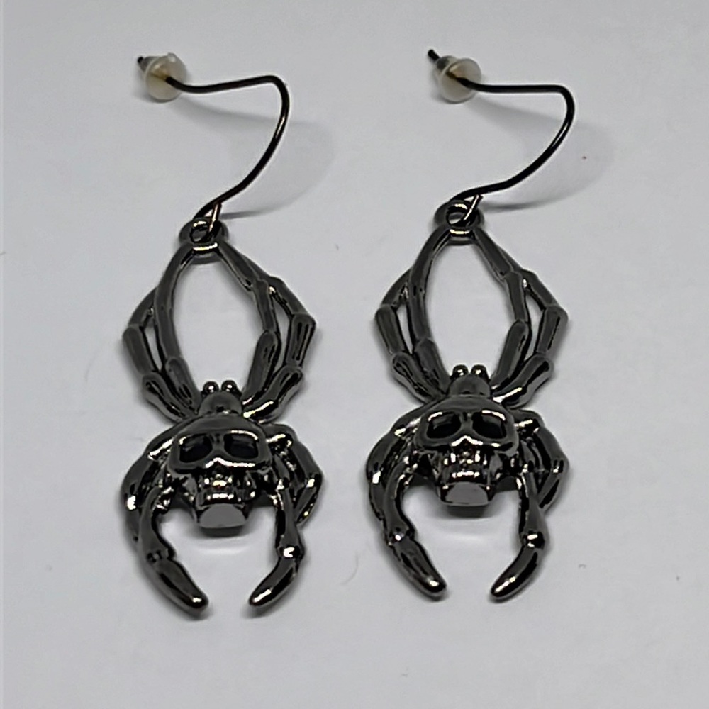 Earrings Spider‎ skull Goth Gothic Halloween